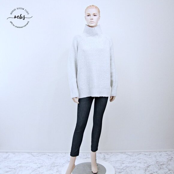 NWOT Korye Turtleneck Sweater Light Gray Women 1X - Picture 2 of 9